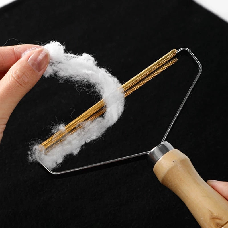 Portable Lint Remover | Cloth Fuzz Shaver with Wooden Handle