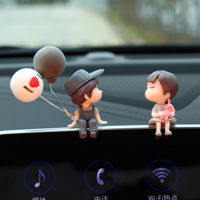 Cute Decorative Couple Figurines | Dashboard Ornament