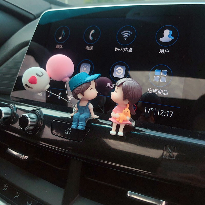 Cute Decorative Couple Figurines | Dashboard Ornament